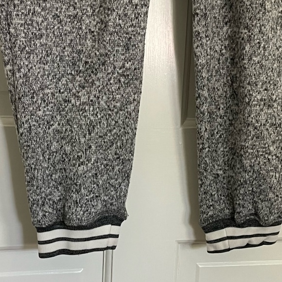 Brooklyn Cloth “The Jogger” Heather Grey Fleece Joggers w/ Pockets - Picture 6 of 8